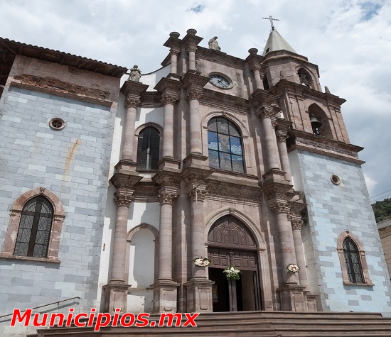 Iglesia San Simón Apostol en Angangueo, Michoacán