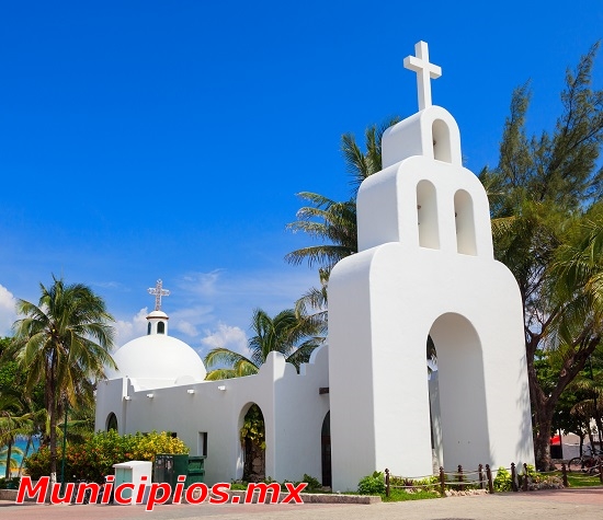 Iglesia Blanca en Playa del Carmen, Solidaridad, Quintana Roo